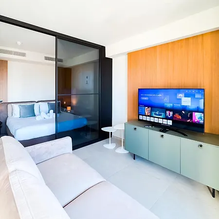 Apartment Mercury Bright W Pool Access By Arco Collection *