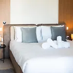 Mercury Bright W Pool Access By Arco Collection Apartment