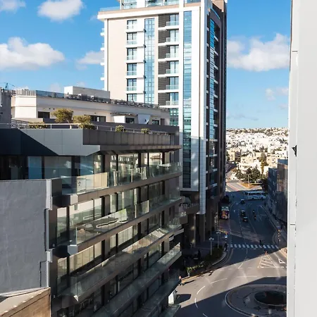 Apartment Mercury Bright W Pool Access By Arco Collection